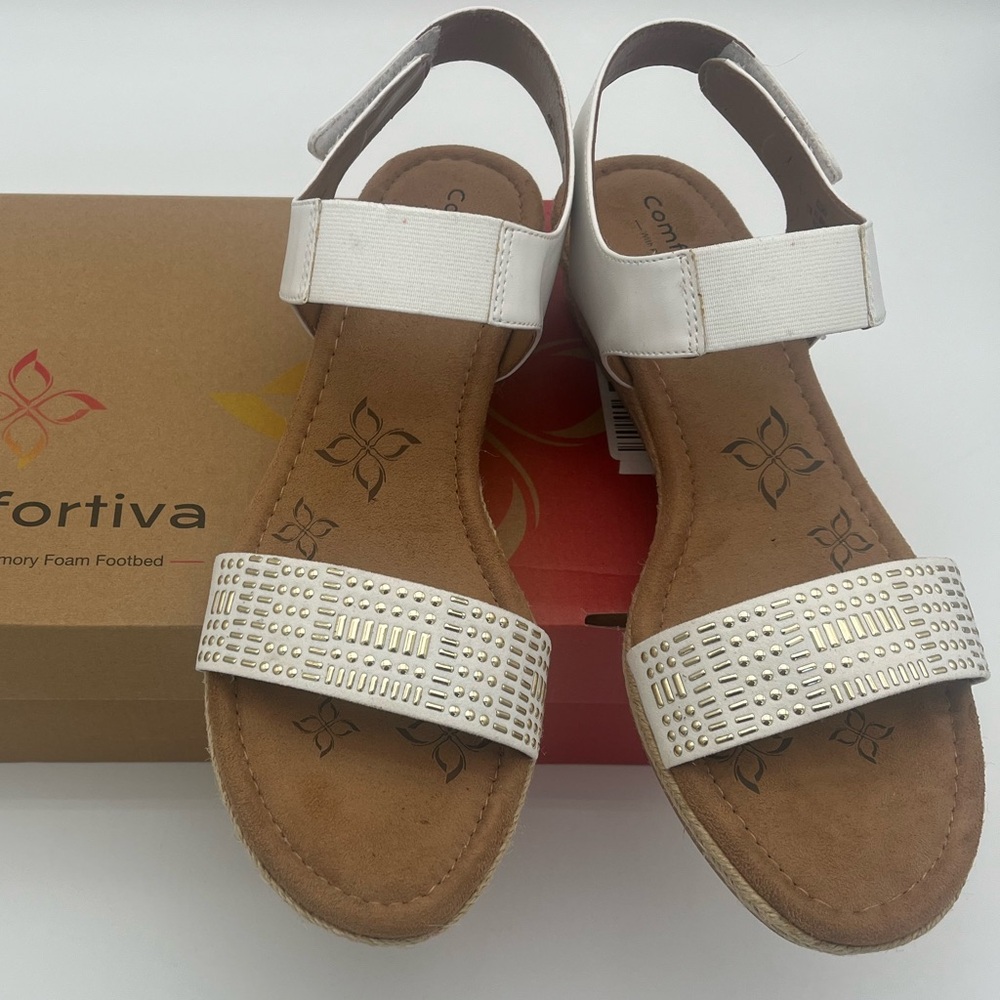 Comfortiva Women's Cream Gold stud stoned comfort memory foam Sandals size 11
